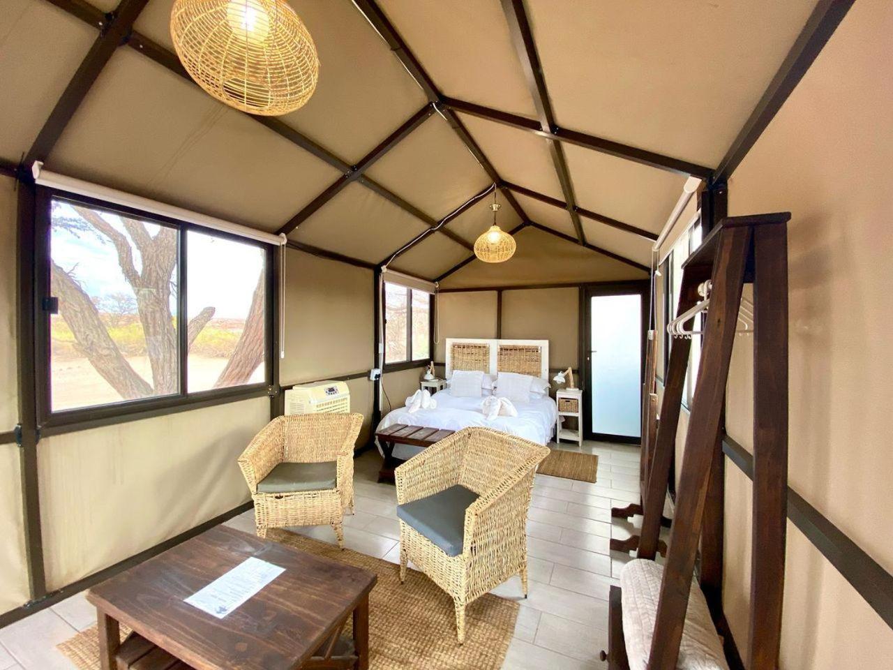 Brandberg White Lady Lodge Uis エクステリア 写真