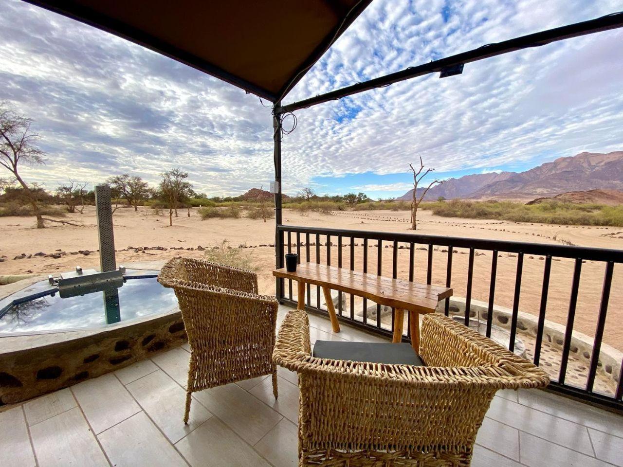 Brandberg White Lady Lodge Uis エクステリア 写真
